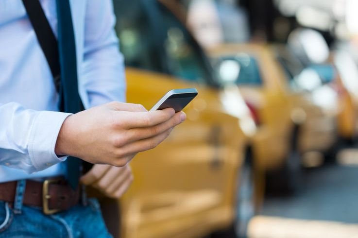 El taxi de Madrid organiza una gran exposición de vehículos autotaxi en la Fiesta de la Movilidad